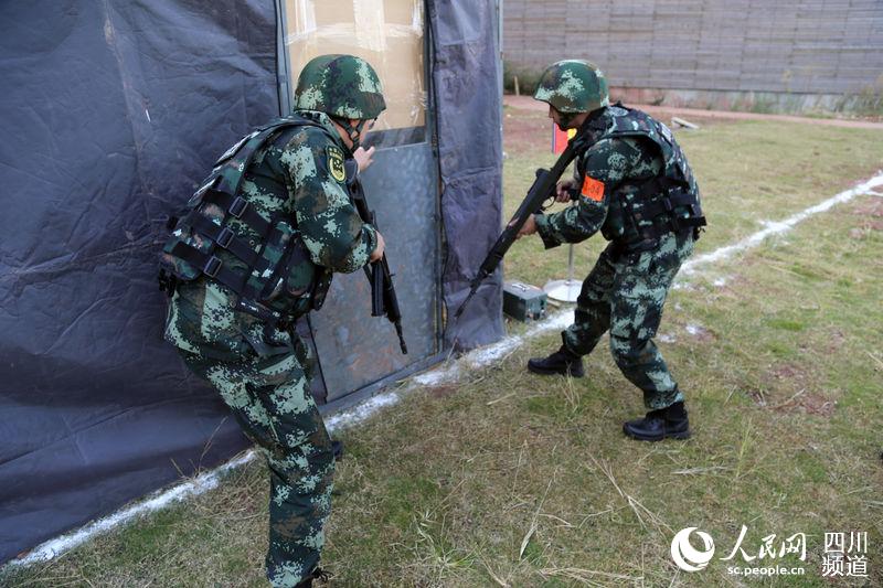 武警成都支队严密组织2018年度应急班比武竞赛