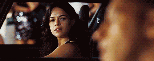 虽然也是容貌性感身材火辣,但她们却都有和男人