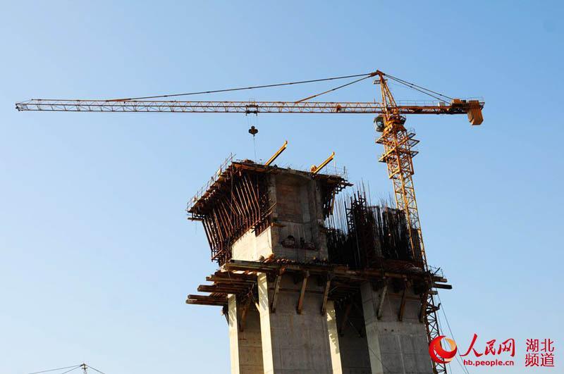 湖北十堰: 郧阳沧浪洲汉江大桥建设提速-新闻爆