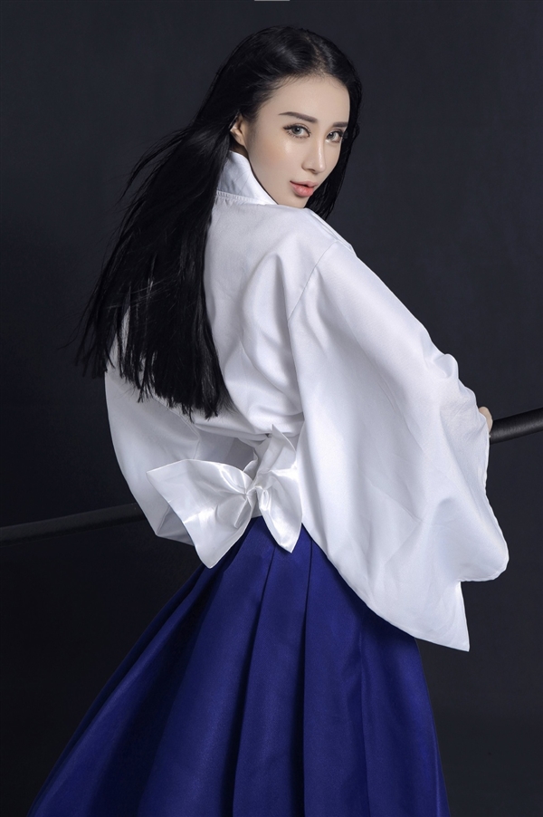 《王者荣耀》有多火?网红Cos神还原不知火舞