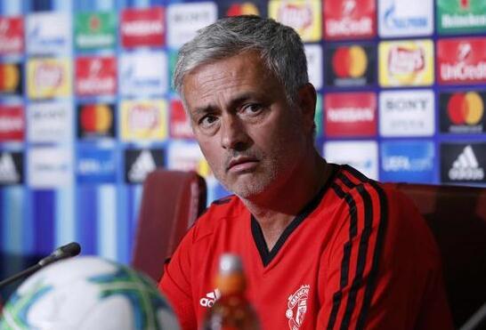 记恨鸟巢烂草皮?曝曼联酝酿明夏中国行遭穆帅