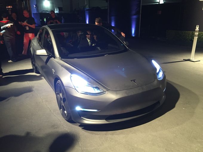 特斯拉model 3加州拍摄宣传片 实车现身