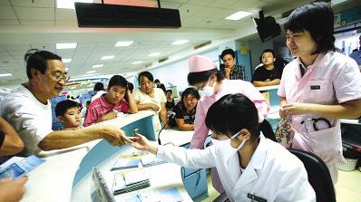 图说:医院就诊人数明显上升.网络配图