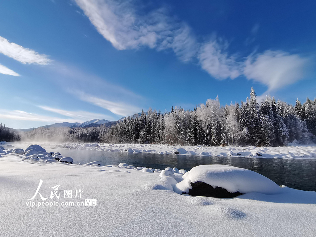 雪湖 新疆阿勒泰：雪后喀纳斯湖美如仙境