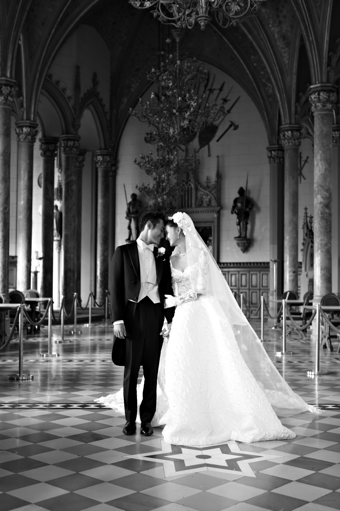 袁弘张歆艺唯美婚礼“豪华放送” 小两口甜蜜湿吻