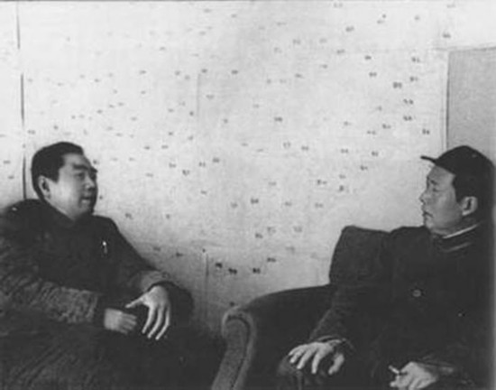 解放战争时期，周恩来和毛泽东一起运筹决策。