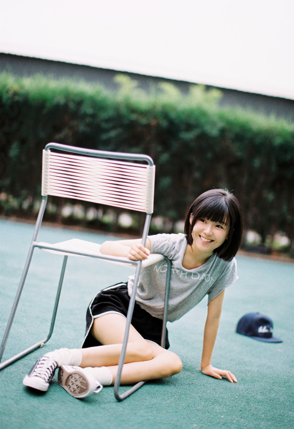 宋伊人运动风写真曝光 尽显青春活力学霸范