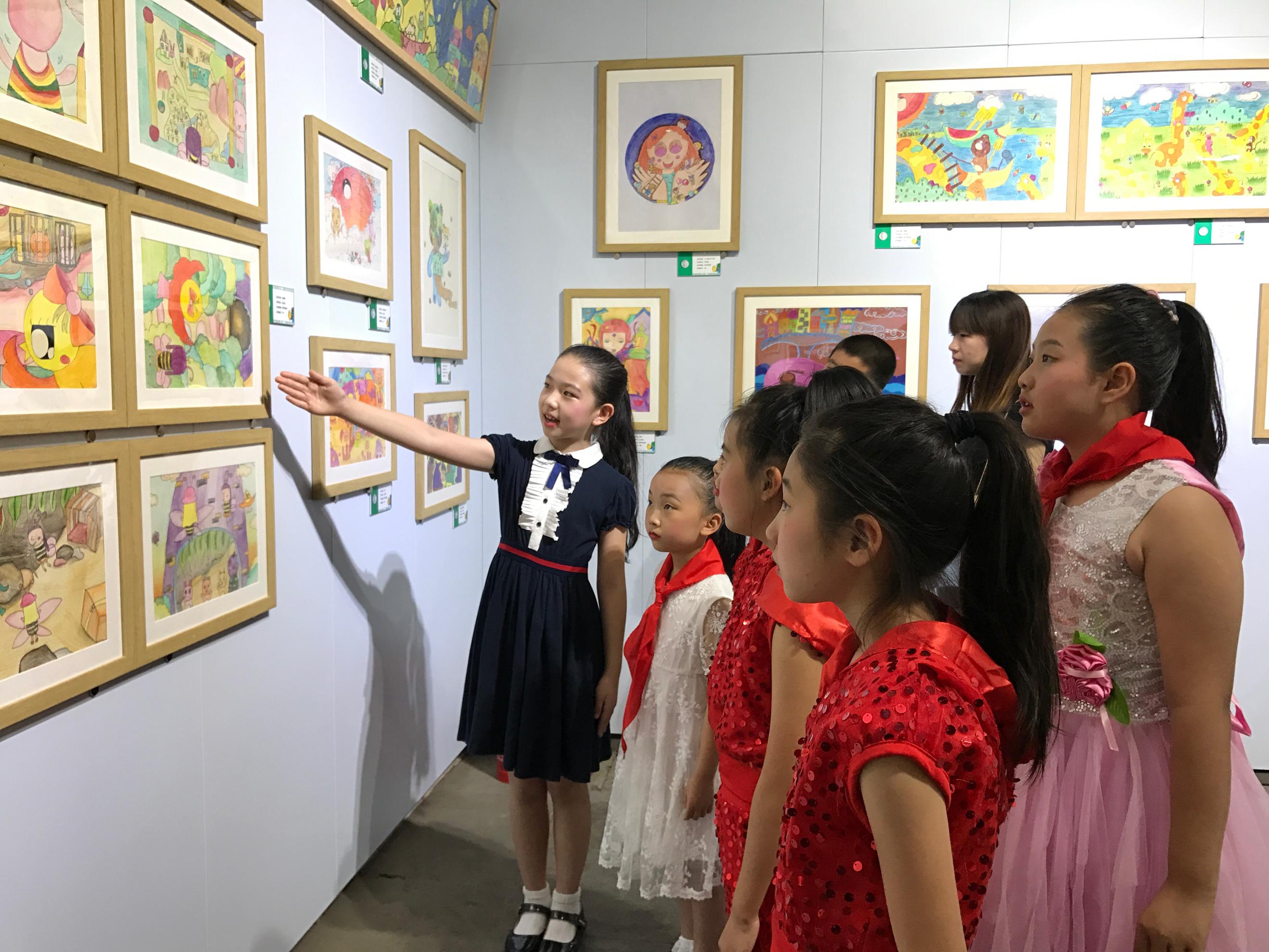 新开路东总布小学举办首届"童真·童趣·童梦"主题画展