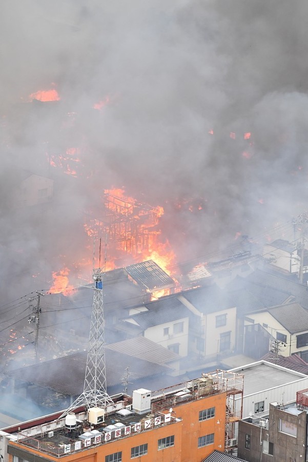 日本新潟特大火灾似遭空袭140多栋建筑被烧