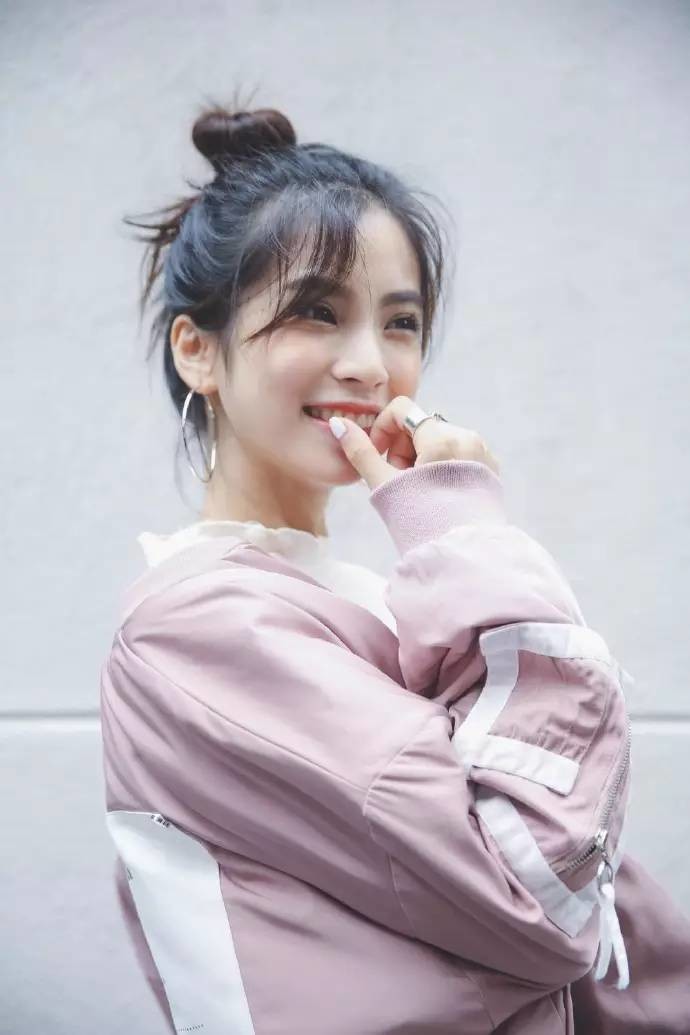 微博上有哪些值得关注的漂亮小姐姐?