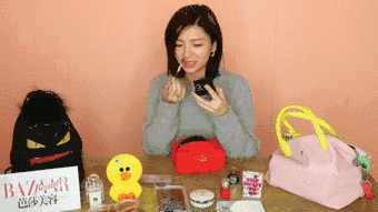 翻完《火星情报局》郭雪芙的包,我只想说可爱即是正义!